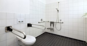 Barrierefrei duschen - Anforderungen an die Dusche