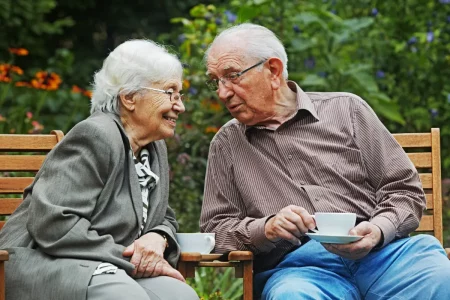 Demenz verstehen: Symptome, Ursachen und Umgang im Alltag